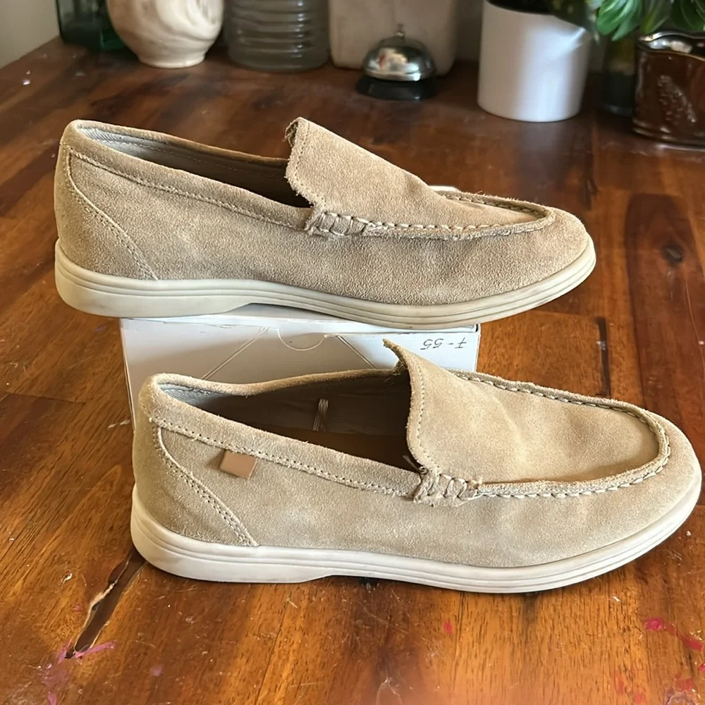 Zara Kids Cream Tan Split Suede Deck Slip On Loafers..Size 34 or 3. Gently Used